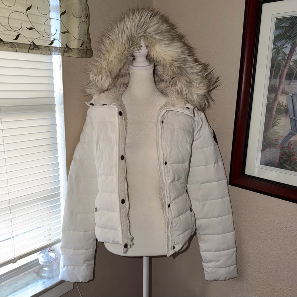 Vintage Y2K Abercrombie & Fitch 2000s Faux Fur Hooded + Lined Puffer Snow Jacket
